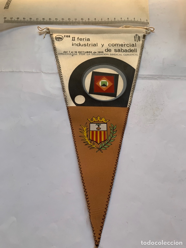 Fanions de collection: BANDER&Iacute;N. FICS. II FERIA INDUSTRIAL Y COMERCIAL DE SABADELL. 7 AL 16 OCTUBRE 1966. &Oacute;RG. DELEG. SINDI