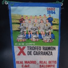 Banderines de colección: BANDERÍN TROFEO RAMÓN DE CARRANZA CÁDIZ 1964. Lote 336654378