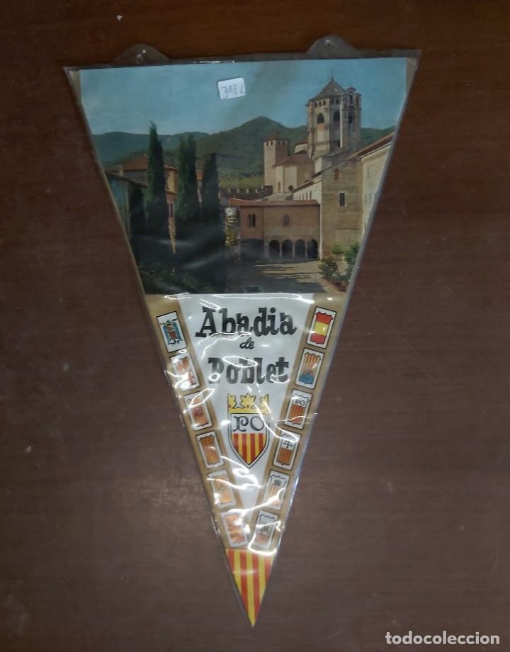 Galhardetes de cole&ccedil;&atilde;o: Bander&iacute;n Abadia de Poblet, plastificado