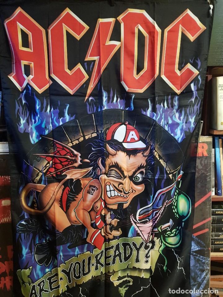 Galhardetes de cole&ccedil;&atilde;o: BANDERA DE AC/DC (ARE YOU READY?) 95CMX145CM