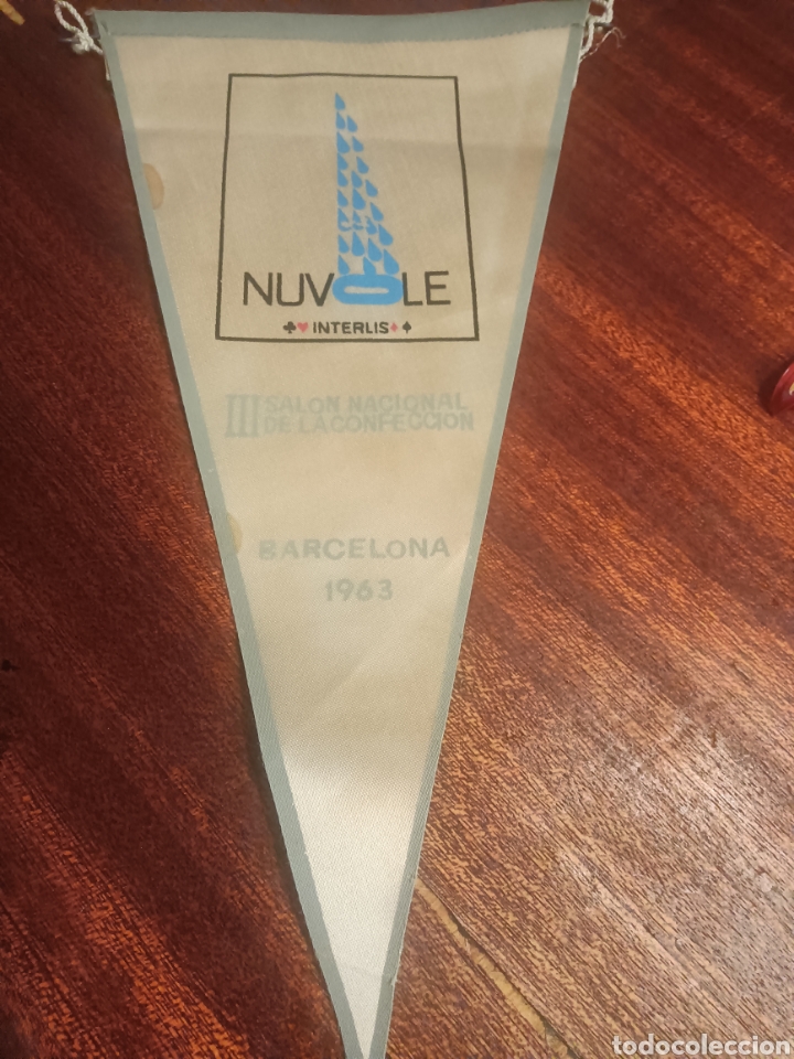Galhardetes de cole&ccedil;&atilde;o: BANDERIN NUVOLE III SALON NQCIONAL DE LQ CONFECCION BARCELONA 1963