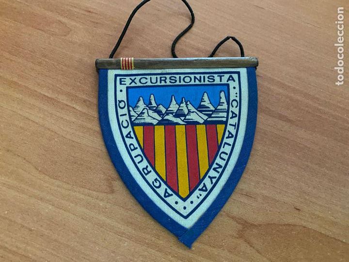 Fanions de collection: PEQUE&Ntilde;O BANDERIN AGRUPACIO EXCURSIONISTA CATALUNYA (COIB204)