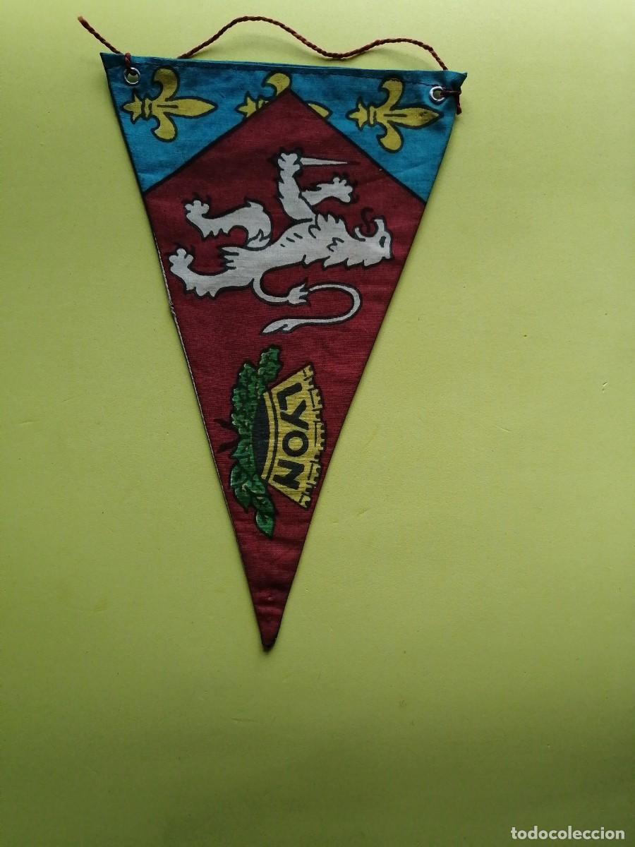 Banderines de colecci&oacute;n: Banderin Lyon, 26cm. - Foto 1