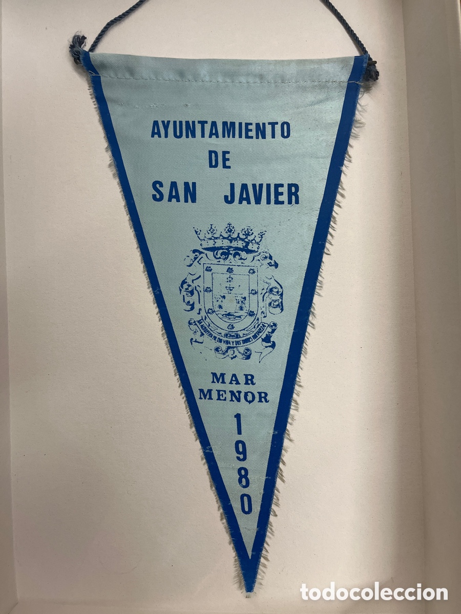 Collection pennants: MURCIA. BANDERIN DEL AYUNTAMIENTO DE SAN JAVIER. MAR MENOR. 1980. TURISMO. TELA.