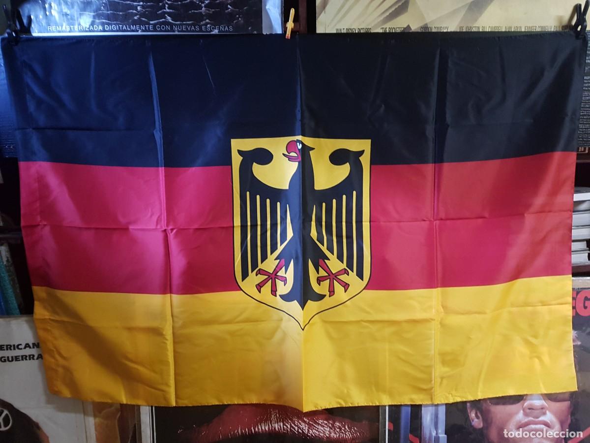 Fanions de collection: BANDERA DE ALEMANIA (CON ESCUDO) 140CMX90CM