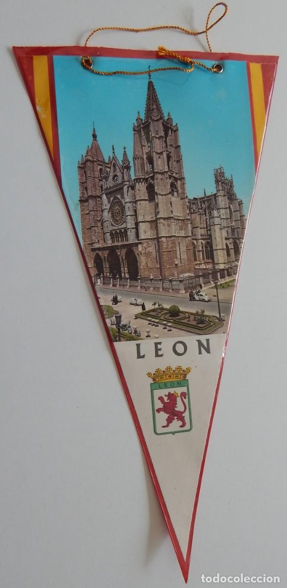 Banderines de colecci&oacute;n: Bander&iacute;n antiguo de Le&oacute;n - Foto 1
