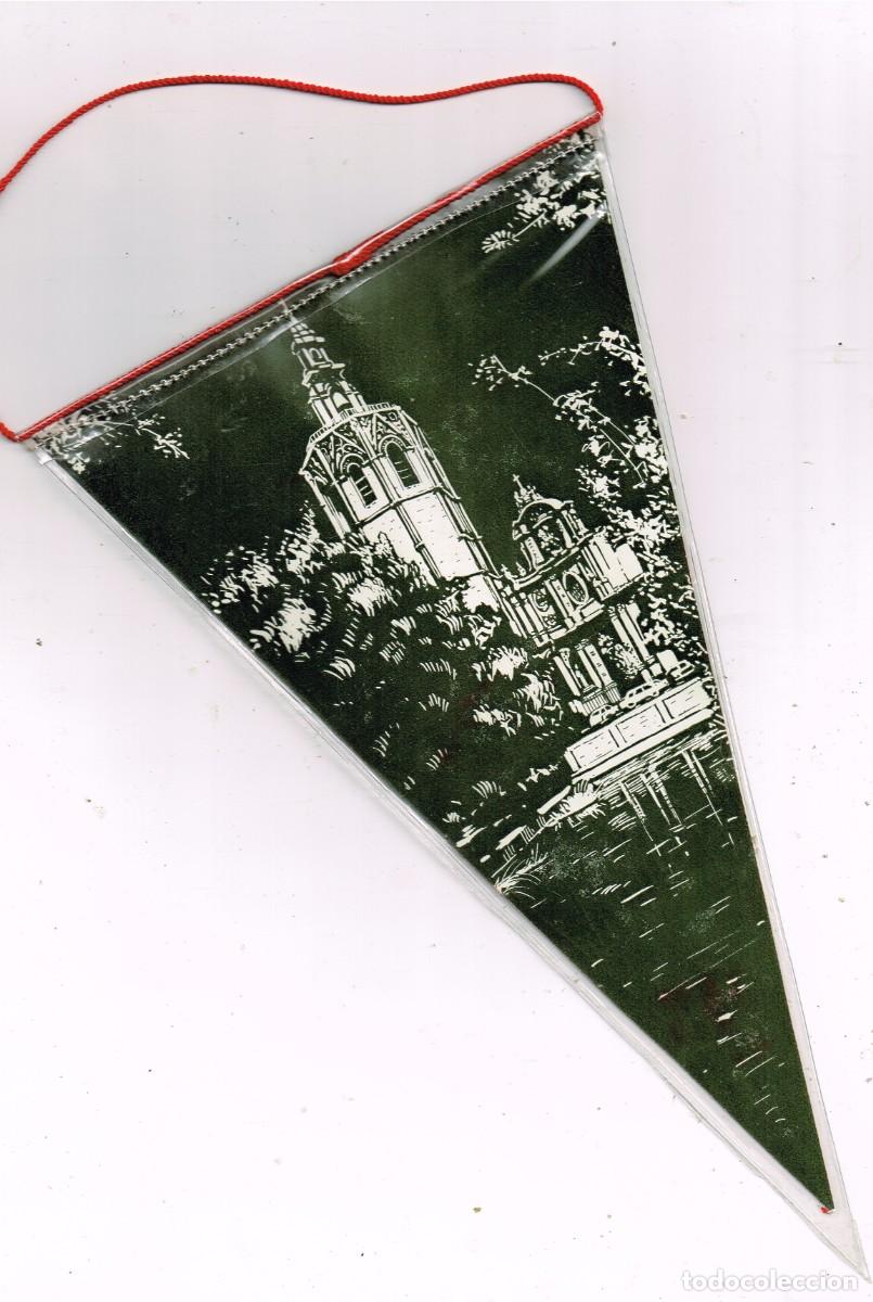 Galhardetes de cole&ccedil;&atilde;o: 60&acute;s ca. RARO BANDERIN PLASTIFICADO Y MAL CORTADO EL TEXTO &rdquo;RECUERDO DE VALENCIA&rdquo;