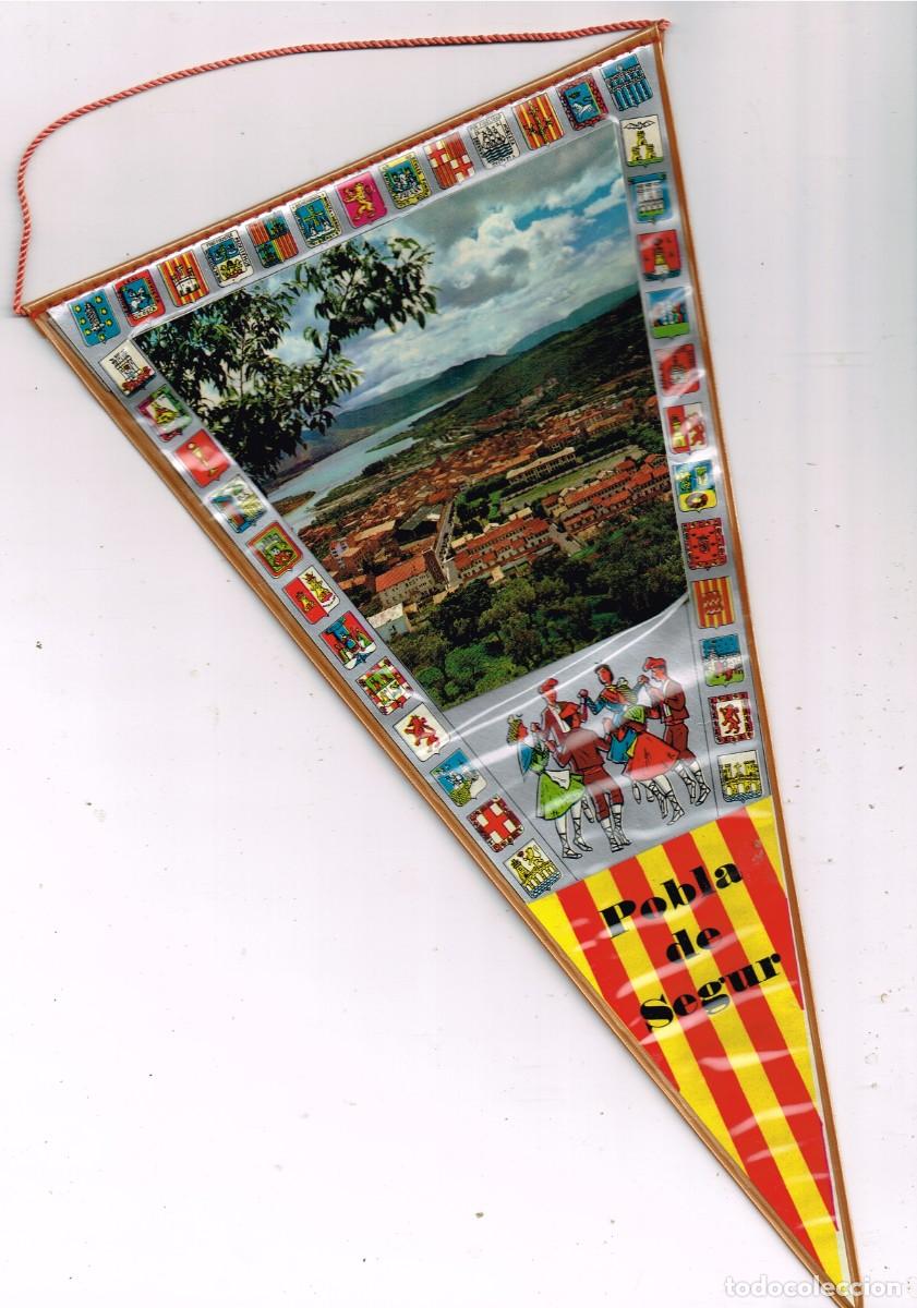 Fanions de collection: 60&acute;s ca. BANDER&Iacute;N PLASTIFICADO: POBLA DE SEGUR (LLEIDA) SARDANA ESCUDOS ALGUNAS PROVINCIAS ESPA&Ntilde;OLAS