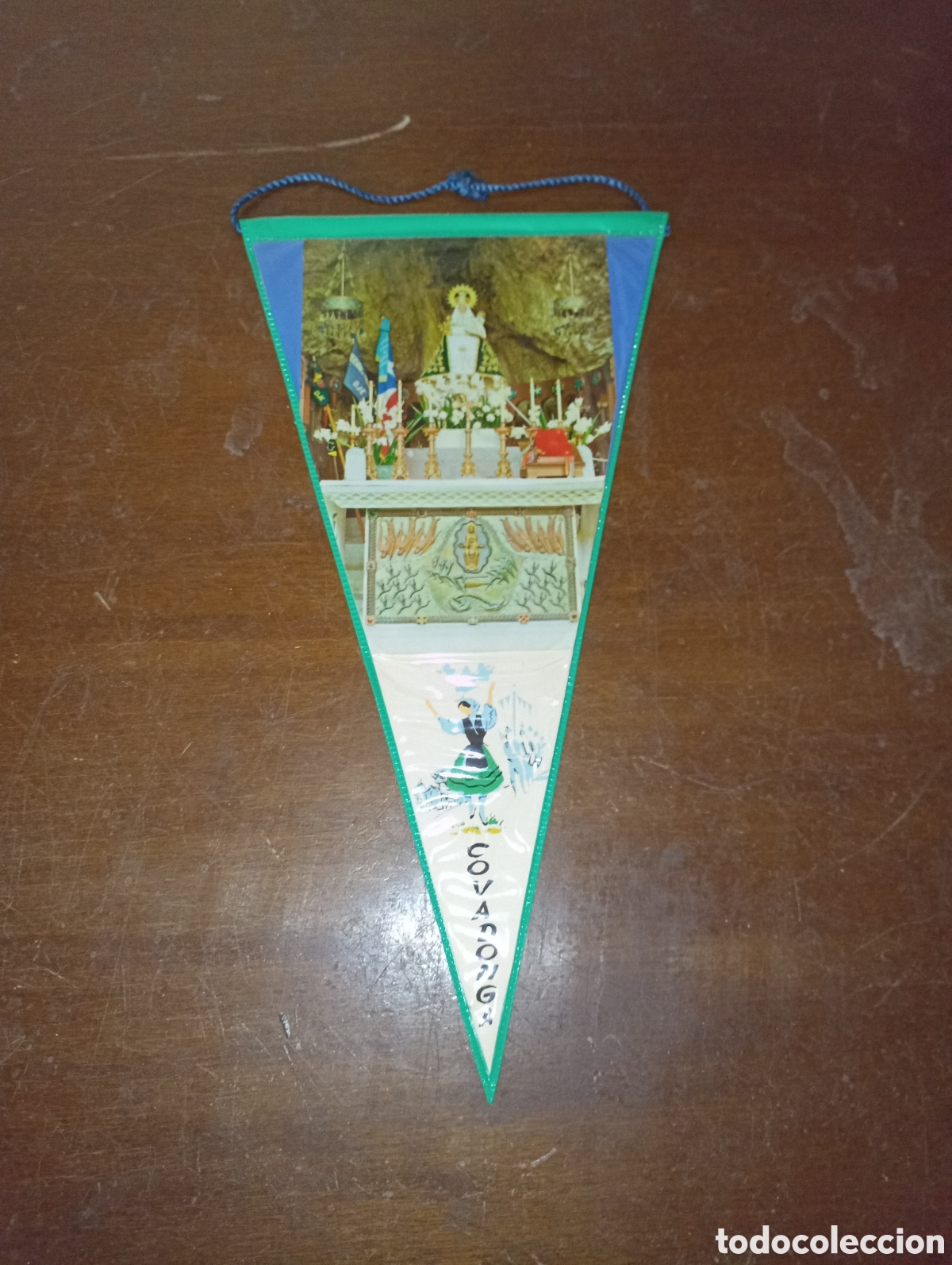 Collection pennants: Bander&iacute;n tela pl&aacute;stico Covadonga recuerdo 25cm