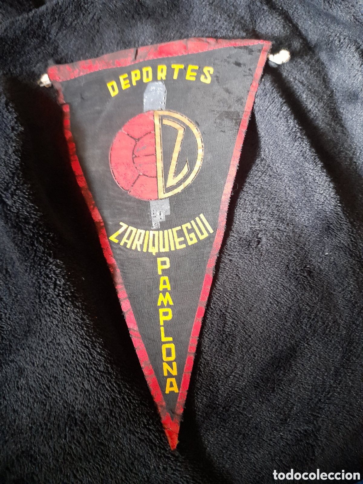 Sammlung von Wimpeln: Antiguo banderin, Deportes Zariquiegui, Pamplona, mide 20 cm de altura