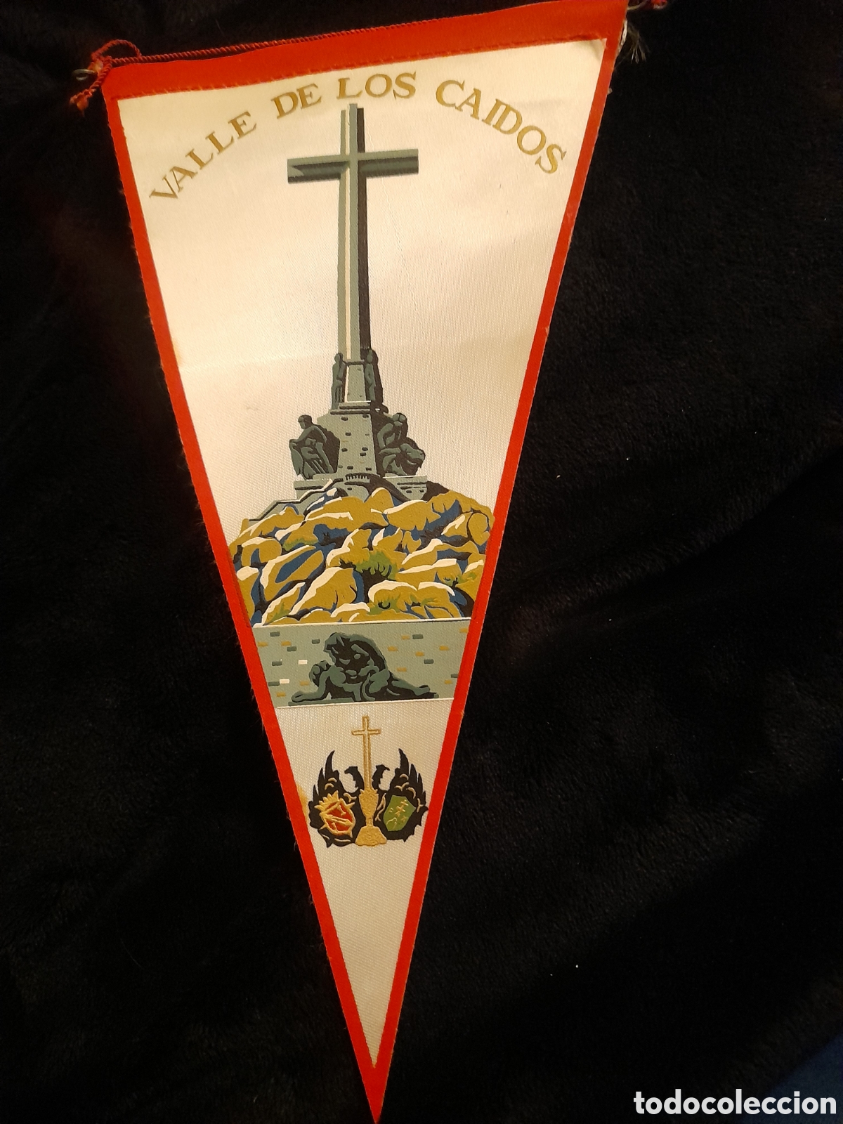 Bandierine di collezione: Antiguo banderin, Valle de los Ca&iacute;dos, mide 28 cm de altura