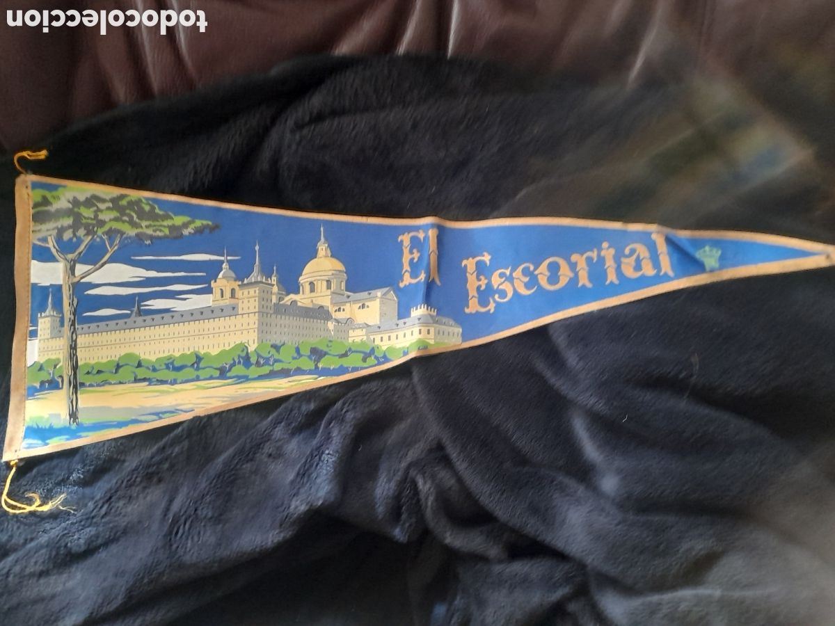 Bandierine di collezione: Antiguo gran banderin de Escorial, 48 cm de altura
