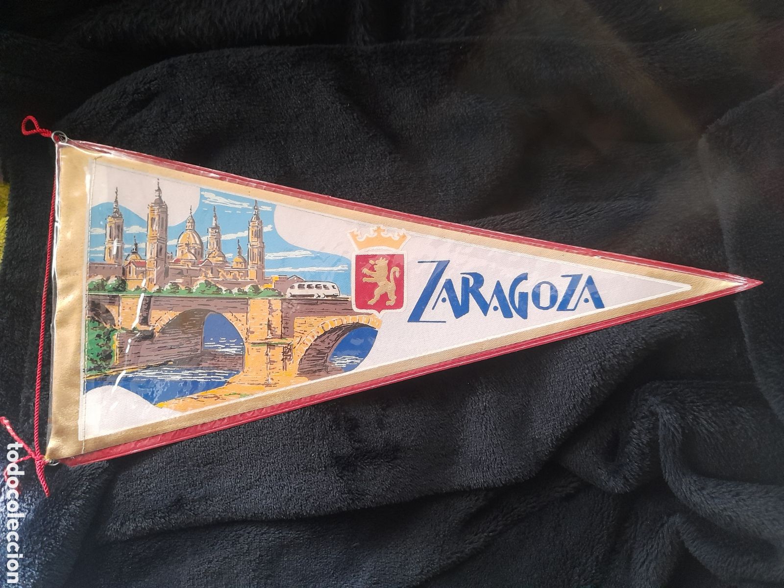 Bandierine di collezione: Antiguo banderin de Zaragoza, 29 cm de altura