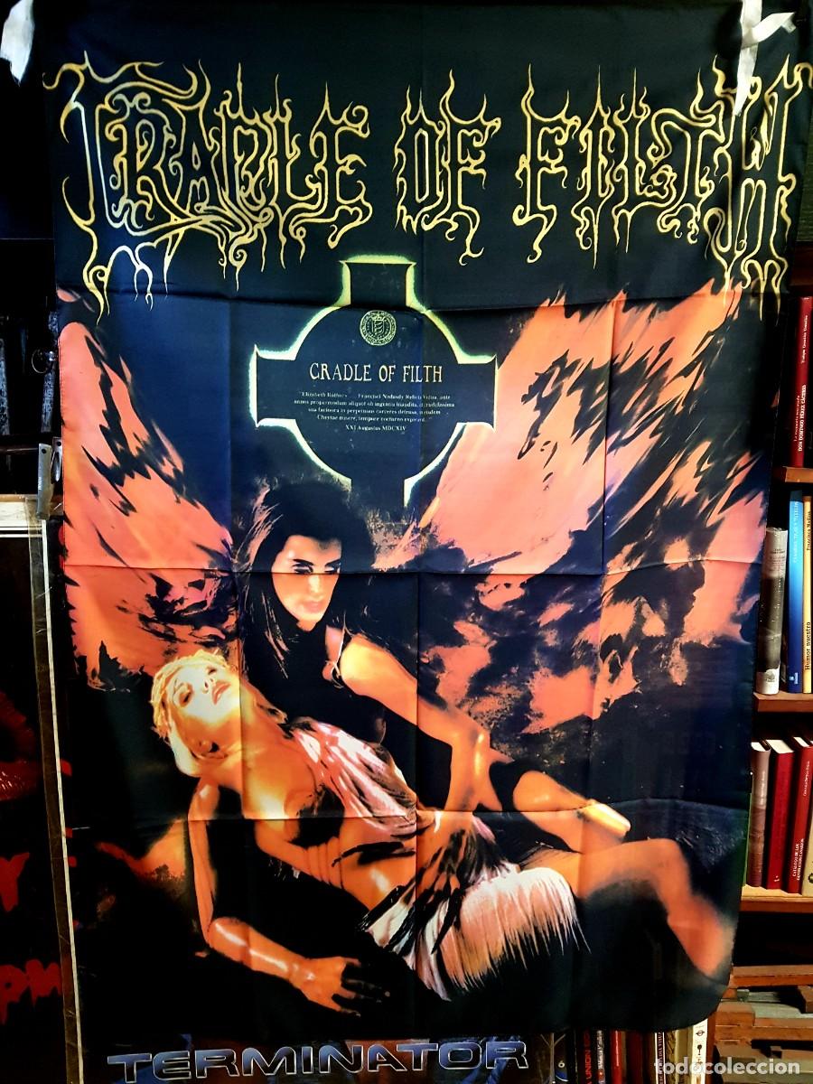 Galhardetes de cole&ccedil;&atilde;o: BANDERA CRADDLE OF FILTH 90CMX140CM
