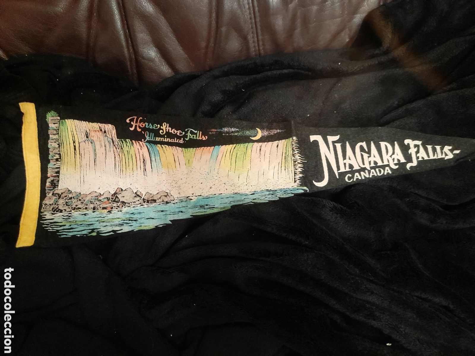 Bandierine di collezione: Antiguo banderin de fieltro, Cataratas del Niagara, mide 57 cm de altura