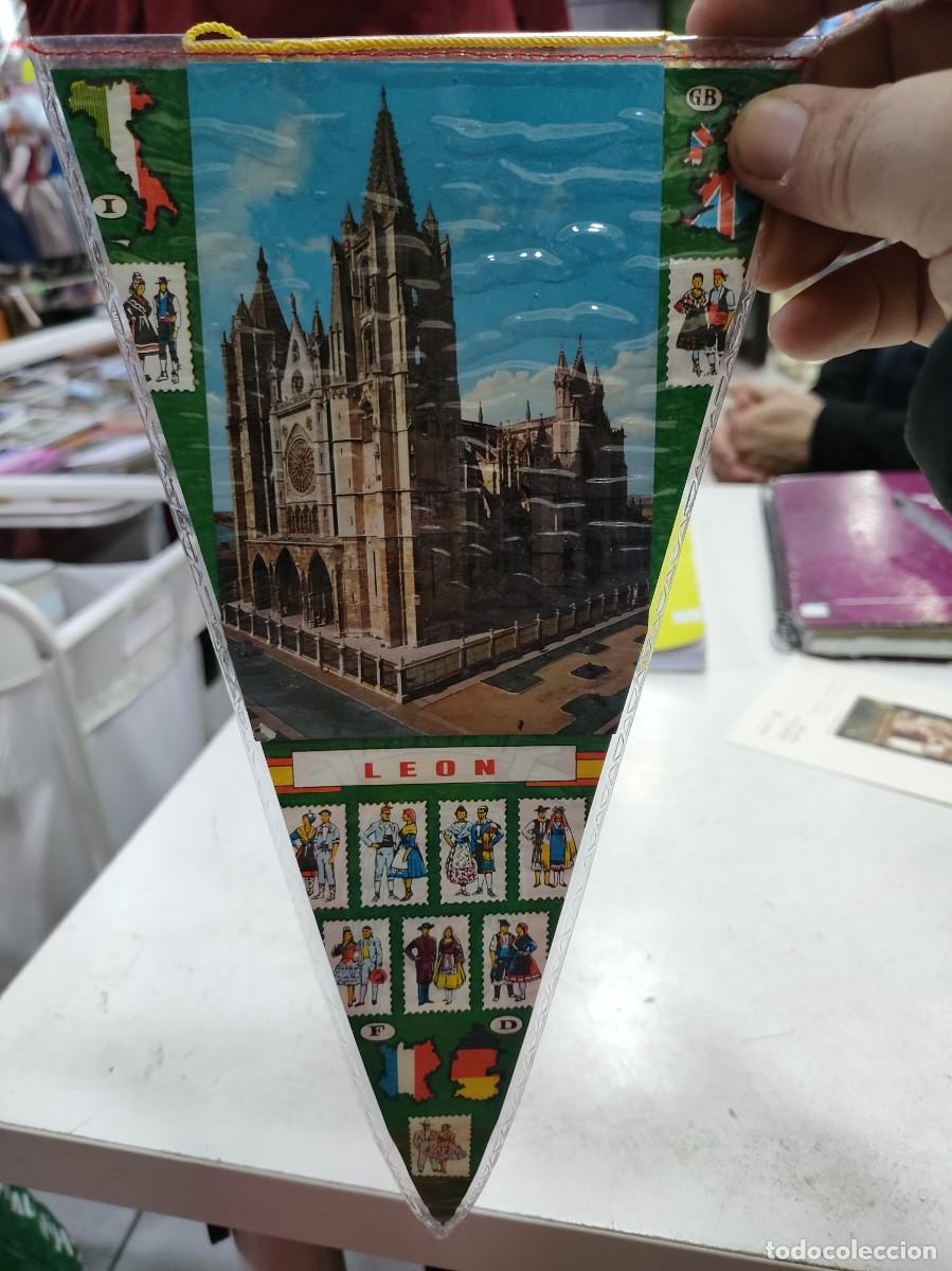 Banderines de colecci&oacute;n: Banderin LEON - Foto 1