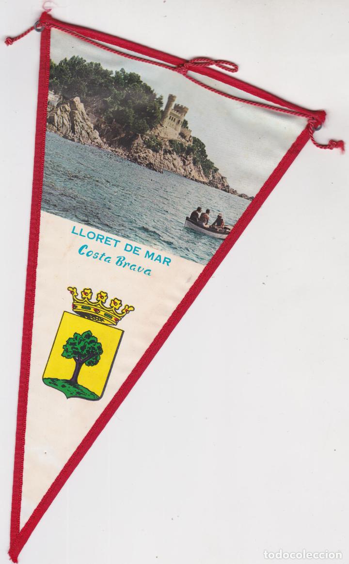Fanions de collection: ANTIGUO BANDERIN DE TELA - LLORET DE MAR (COSTA BRAVA) - (26X15)