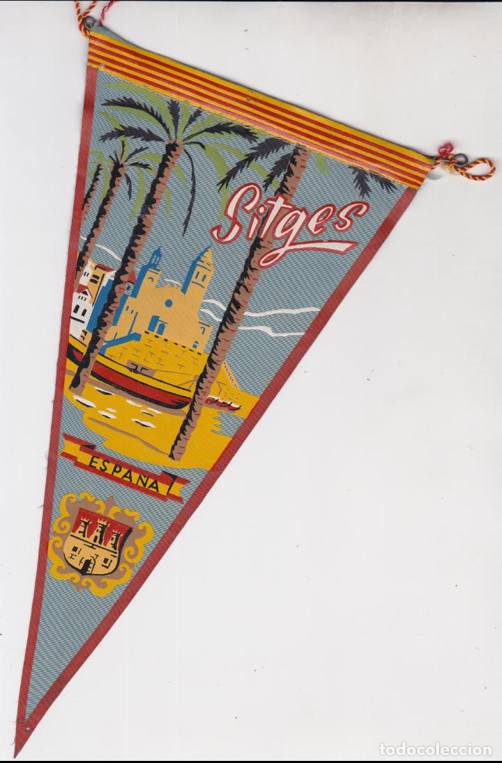 Fanions de collection: ANTIGUO BANDERIN DE TELA - SITGES - (27,5X15)