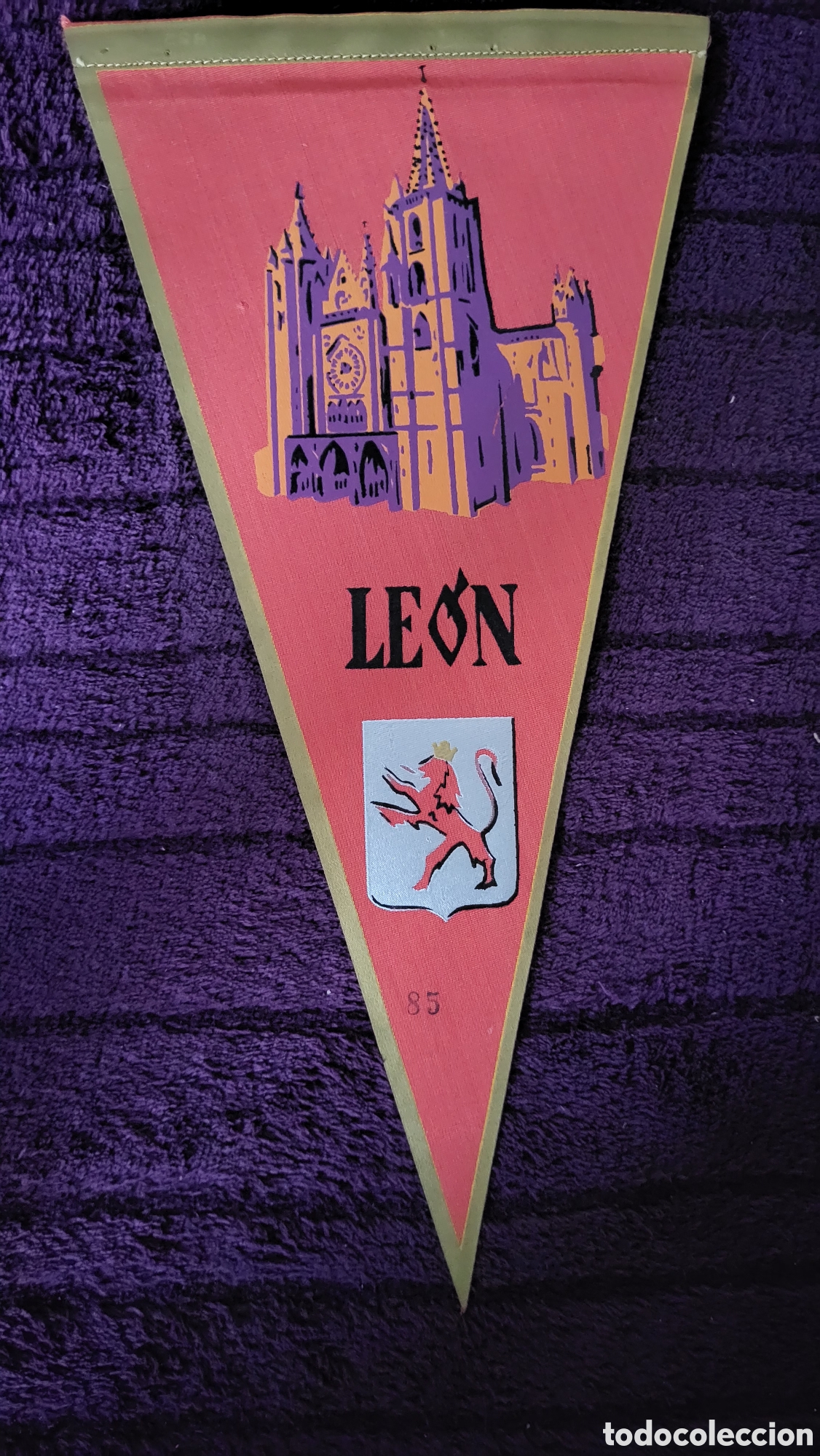 Banderines de colecci&oacute;n: Bander&iacute;n Le&oacute;n - Foto 1