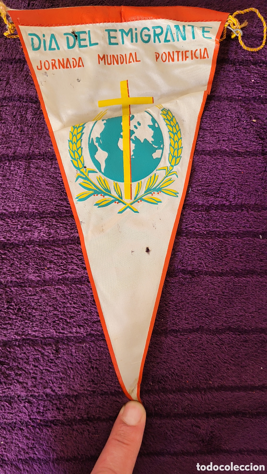 Banderines de colecci&oacute;n: Bander&iacute;n D&iacute;a del Emigrante - Foto 1