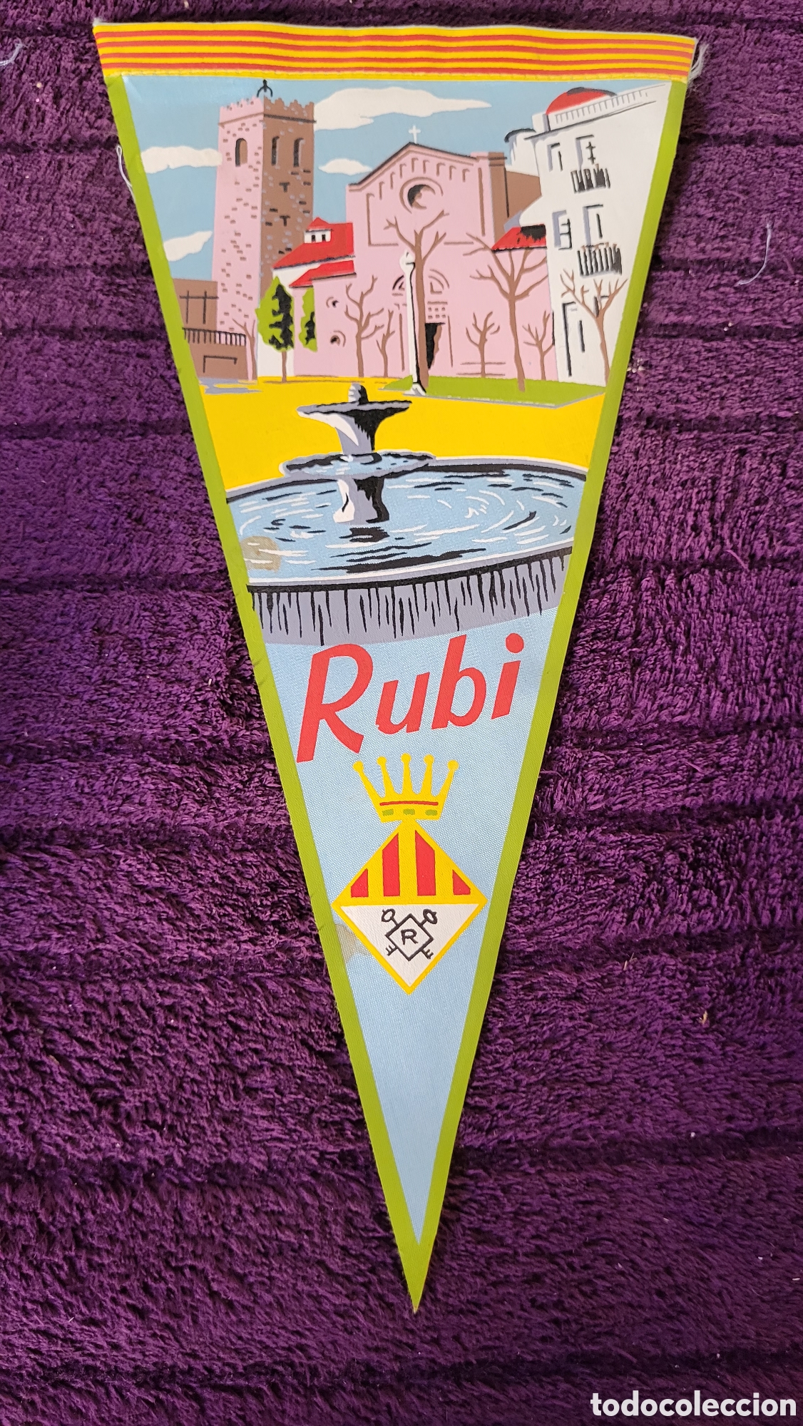 Sammlung von Wimpeln: Bander&iacute;n Rubi