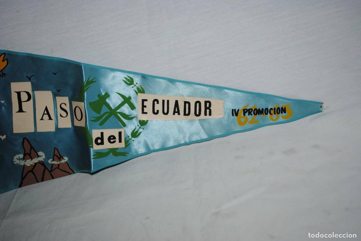 Banderines de colecci&oacute;n: PERITOS DE MONTE 1961 , PASO DEL ECUADOR . - Foto 3