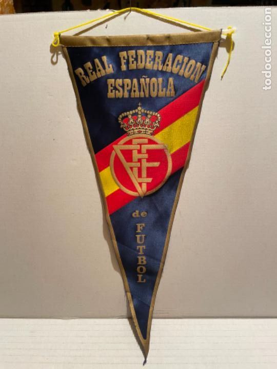 Sammlung von Wimpeln: BANDER&Iacute;N REAL FEDERACI&Oacute;N ESPA&Ntilde;OLA DE F&Uacute;TBOL A&Ntilde;OS 60