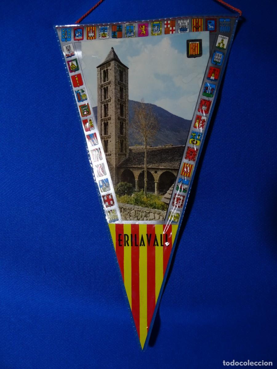 Fanions de collection: ERILAVALL. 15X27CM