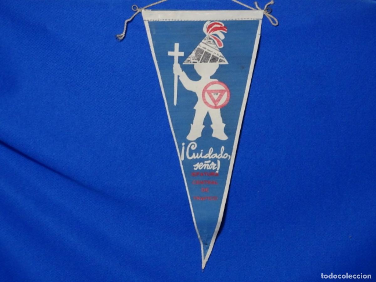 Fanions de collection: BANDER&Iacute;N JEFATURA TR&Aacute;FICO. STOP, CUIDADO SE&Ntilde;OR!