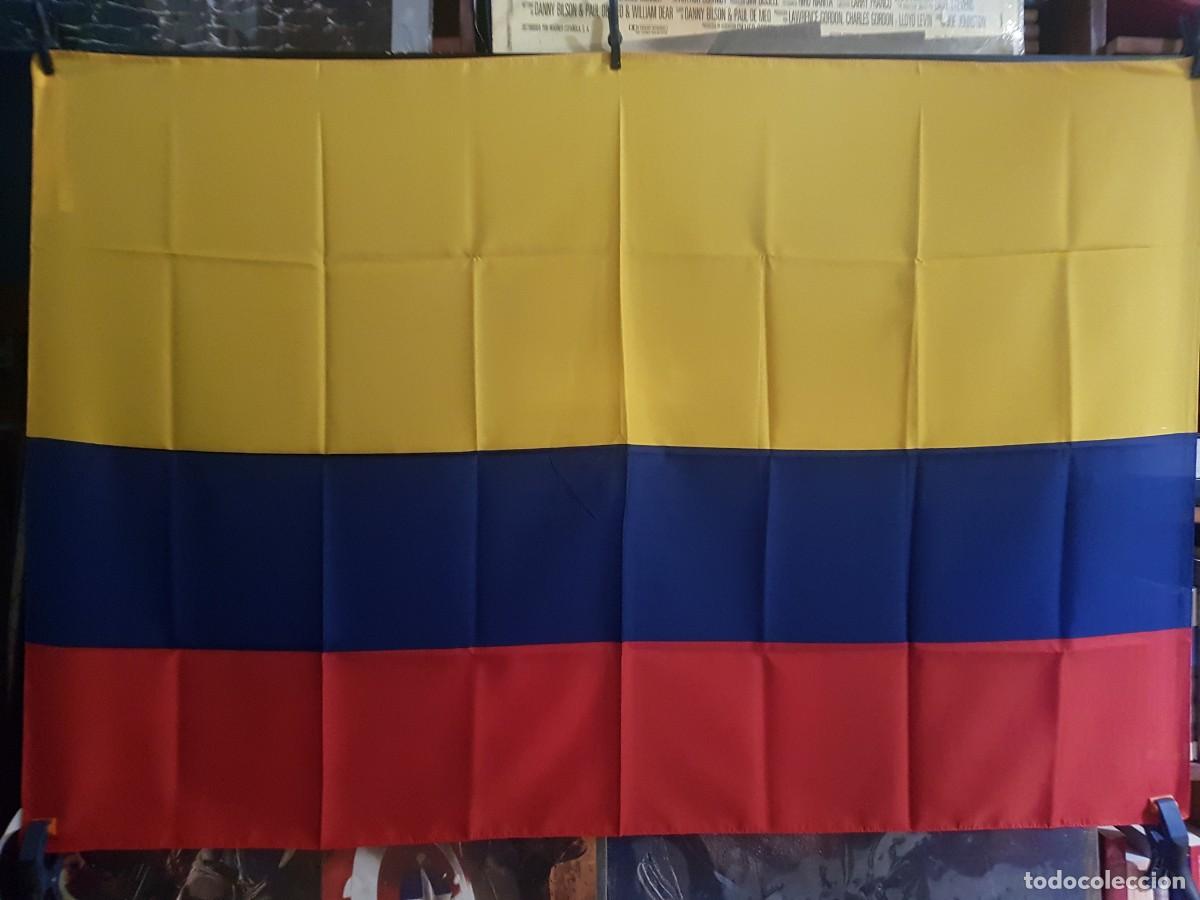 Galhardetes de cole&ccedil;&atilde;o: BANDERA DE COLOMBIA 150CMX95CM