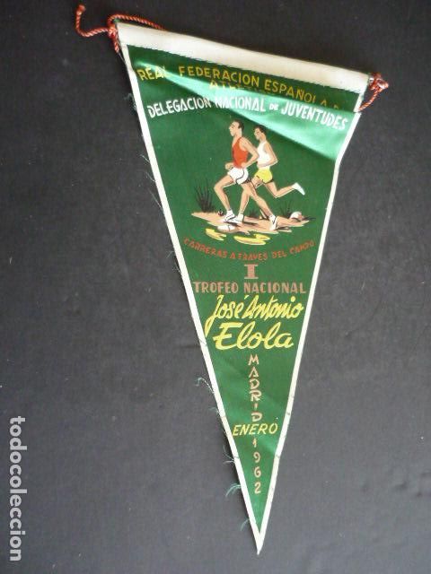 Banderines de colecci&oacute;n: BANDERIN REAL FEDERACION ESPA&Ntilde;OLA DE ATLETISMO DELEGACION NACIONAL JUVENTUDES 1962