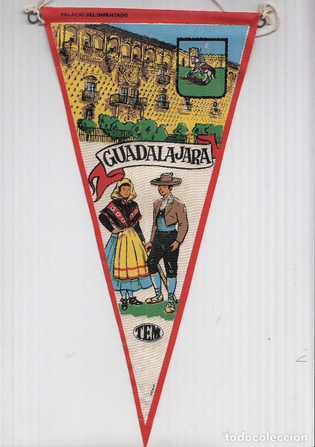 Collection pennants: BANDERIN: TEM GUADALAJARA - Ilustracion del PALACIO DEL INFANTADO, Trajes tipicos y escudo de la loc