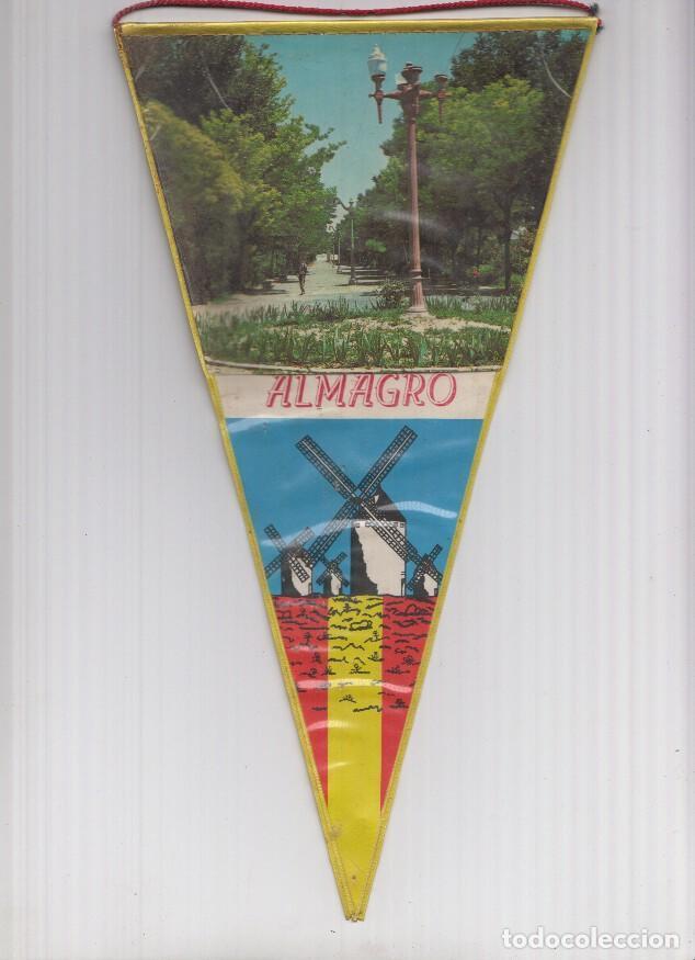 Collection pennants: Banderin: ALMAGRO, Ciudad Real - Ilustracion de Molinos de Viento y Farola de la Localidad - Varios