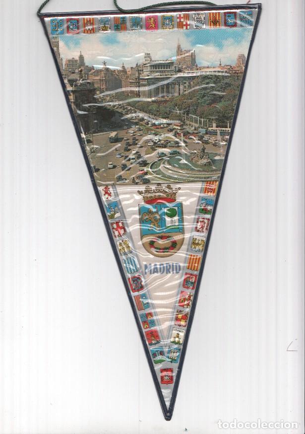 Bandierine di collezione: BANDERIN: MADRID - Imagen aerea de la PLAZA CIBELES y escudo de Madrid - VARIOS