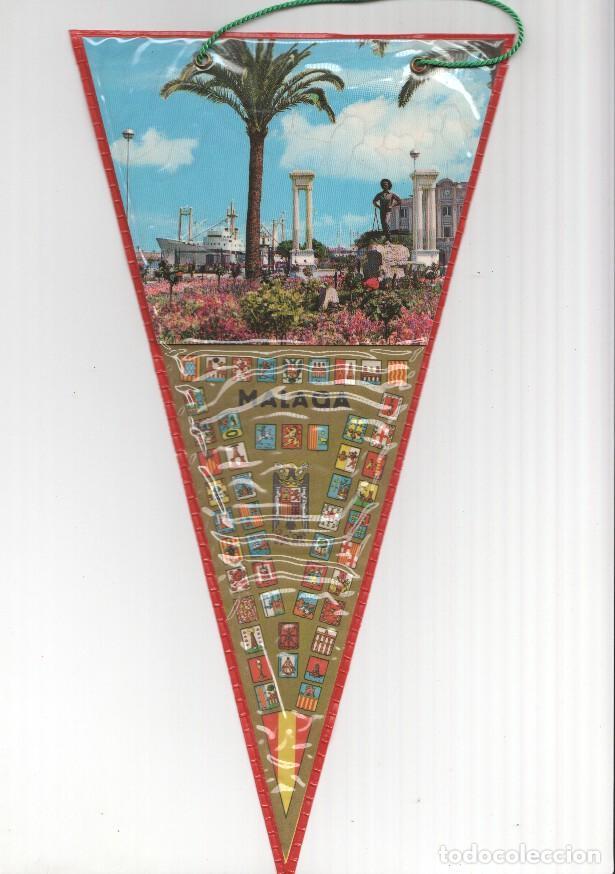 Bandierine di collezione: BANDERIN: MALAGA - Vista de la Estatua del Cenachero de Malaga - Varios