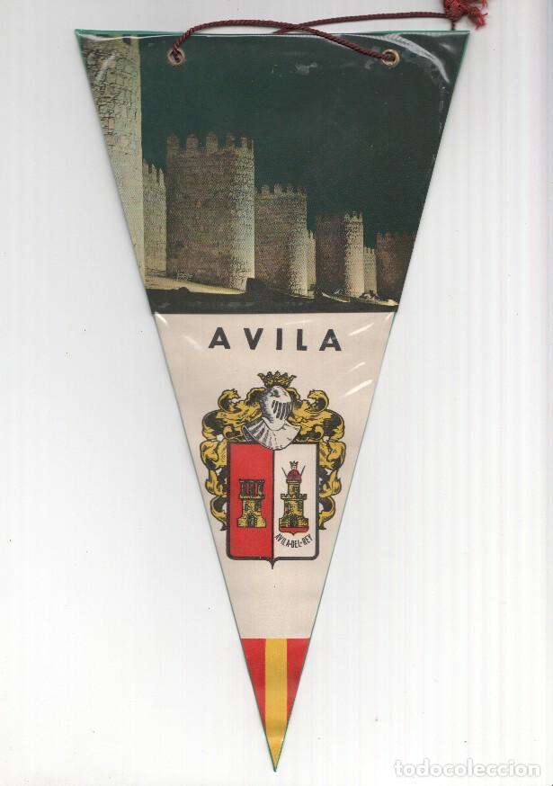 Bandierine di collezione: BANDERIN: AVILA - Vista nocturna de las Murallas de AVILA y Escudo - Varios