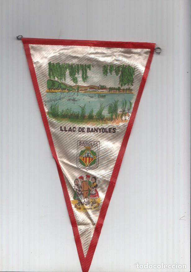 Bandierine di collezione: BANDERIN: BANYOLES, Barcelona - Ilustracion del Lago de BANYOLES, escudo de la localidad y Sardanas