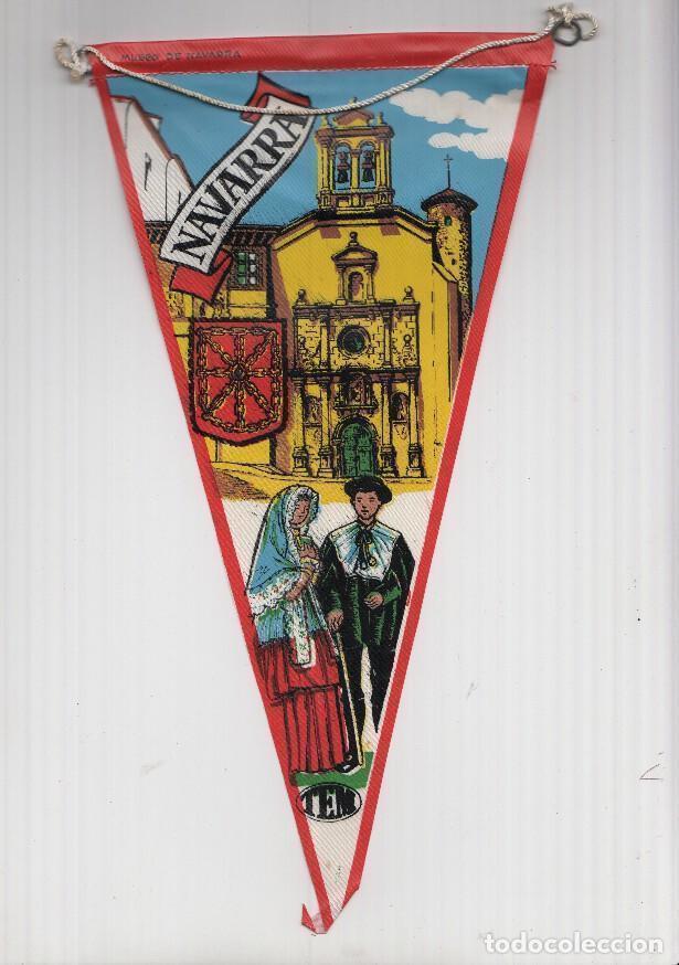 Collection pennants: BANDERIN: TEM NAVARRA - Ilustracion del MUSEO DE NAVARRA, Trajes tipicos y escudo de la localidad -