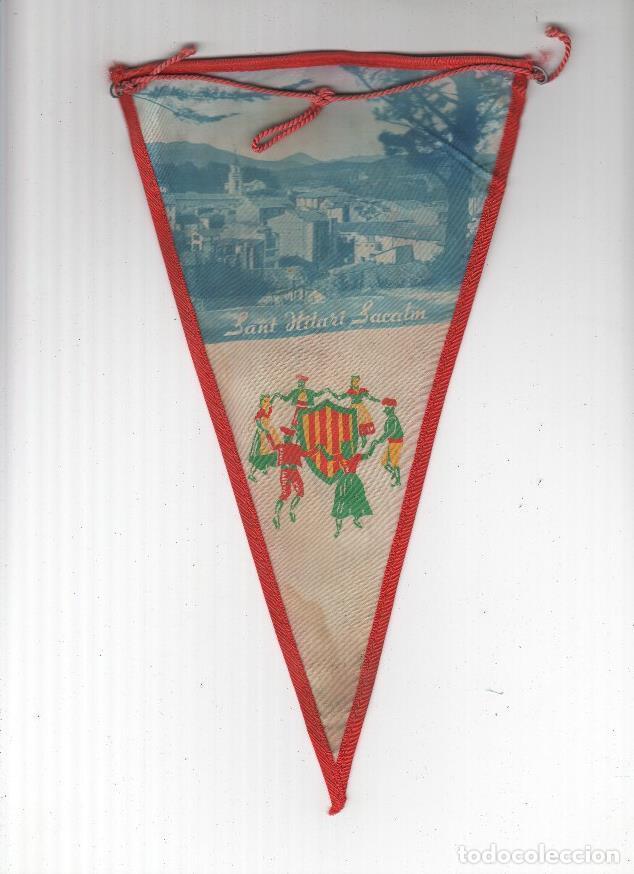 Sammlung von Wimpeln: BANDERIN: SANT HILARI SACALM - Vista del pueblo y sardanistas - VARIOS