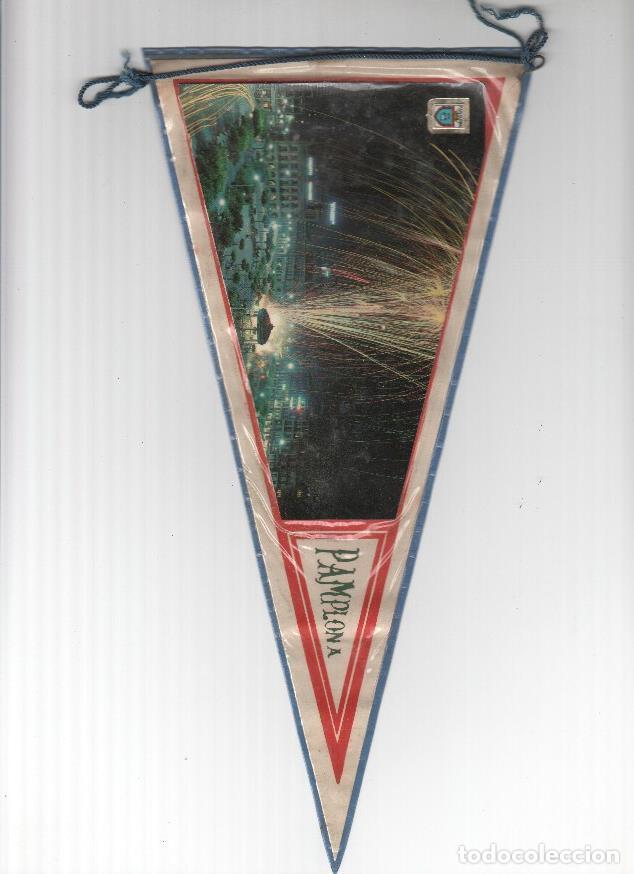 Collection pennants: BANDERIN: PAMPLONA - Vista nocturna de fuegos artificiales en la Plaza Mayor de Pamplona - VARIOS
