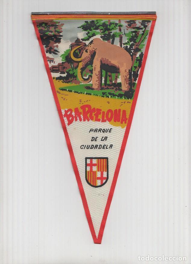 Bandierine di collezione: Banderin: BARCELONA- Ilustracion del MAMUT del Parc de La Ciutadella y escudo de Barcelona - VARIOS