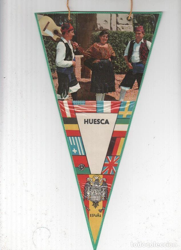 Bandierine di collezione: BANDERIN: HUESCA - Trajes tipicos de Huesca - VARIOS
