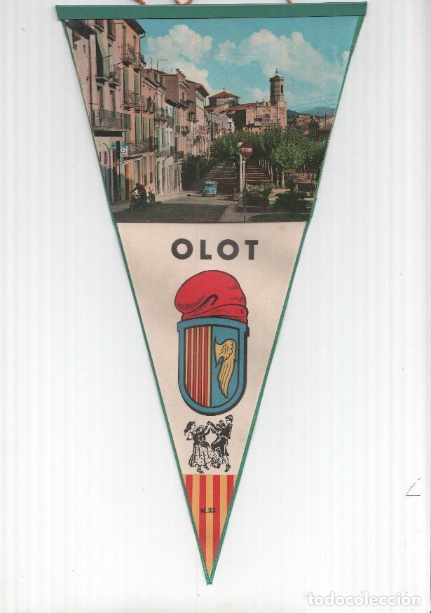 Fanions de collection: BANDERIN: OLOT, Girona - Imagen general de la localidad desde el Passeig de l'escultor Miquel Blay y