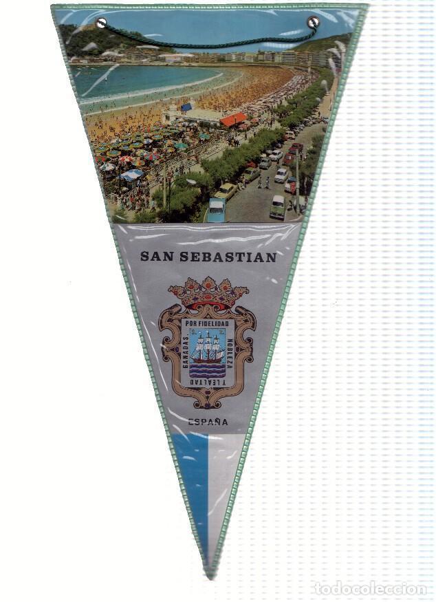 Fanions de collection: BANDERIN: SAN SEBASTIAN - Vista de la Playa de la Concha desde Mirakontxa Pasealekua y escudo de la
