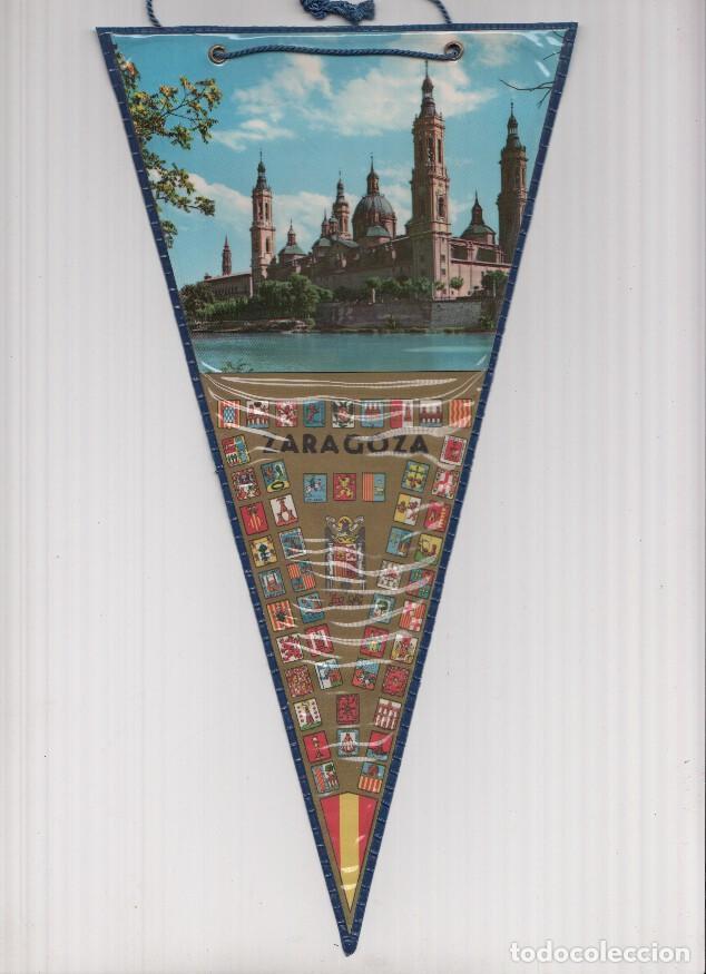 Fanions de collection: Banderin: ZARAGOZA - Imagen exterior de la Basilica del Pilar a orillas del rio - VARIOS