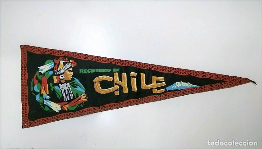 Fanions de collection: BANDERIN: CHILE : Recuerdo de Chile, con Ilustracion de jefe MAYA. (Arte Maya Chileno) - VARIOS
