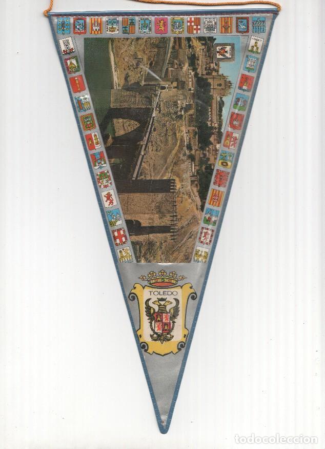 Fanions de collection: BANDERIN: TOLEDO - Foto del Puente de Alcantara con el Alcazar de Toledo al fondo. - Varios