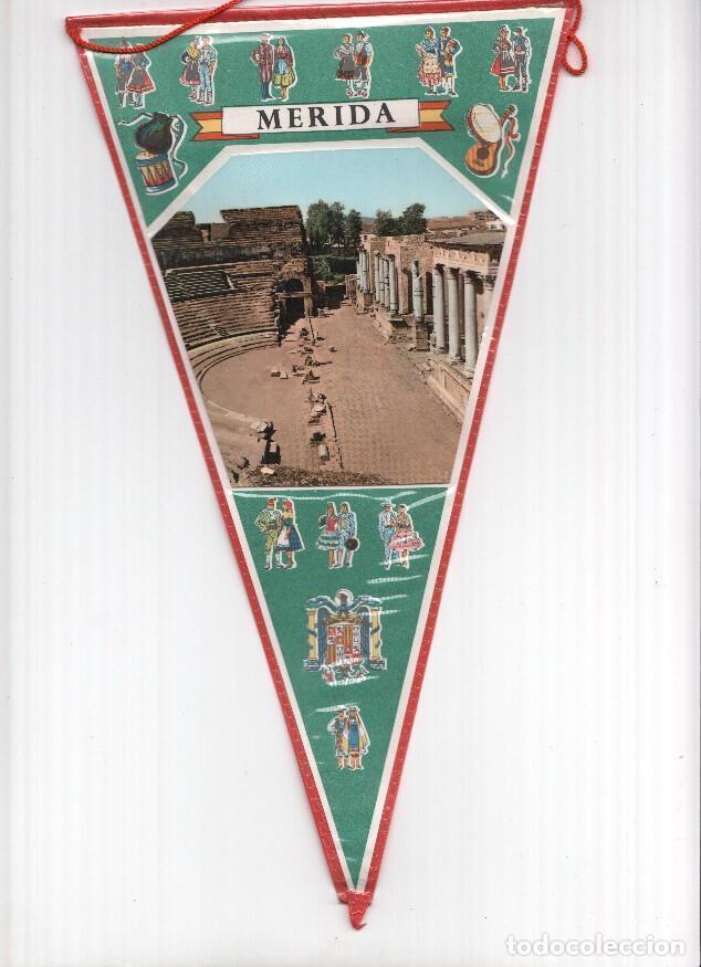 Fanions de collection: BANDERIN: MERIDA - Imagen del anfiteatro romano de Merida - Varios
