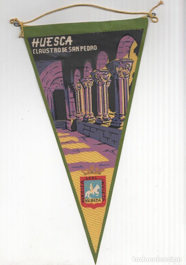 Collection pennants: BANDERIN: HUESCA - Claustro de SAN PEDRO y escudo - Varios
