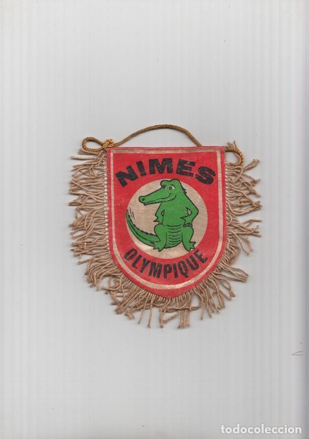 Sammlung von Wimpeln: BANDERIN: NIMES OLIMPIQUE - Cocodrilo en una cara y balon de futbol en la otra - VARIOS